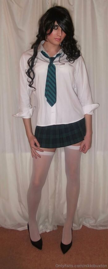 Nikki Buxto / nikkibuxton nude photo #29