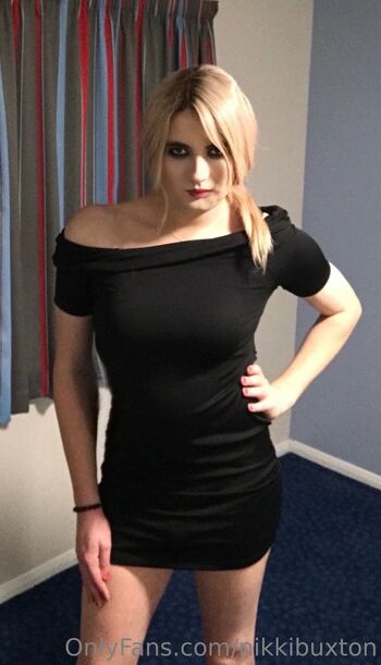 Nikki Buxto / nikkibuxton nude photo #38
