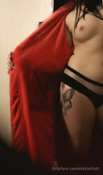 Nikki Elliot / nikkielliott / nikki_elliott87 nude photo #26