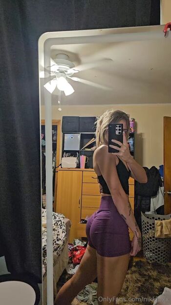 Nikki / nikkipxx nude photo #13
