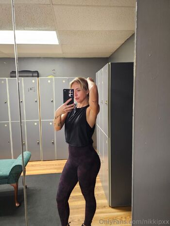 Nikki / nikkipxx nude photo #16