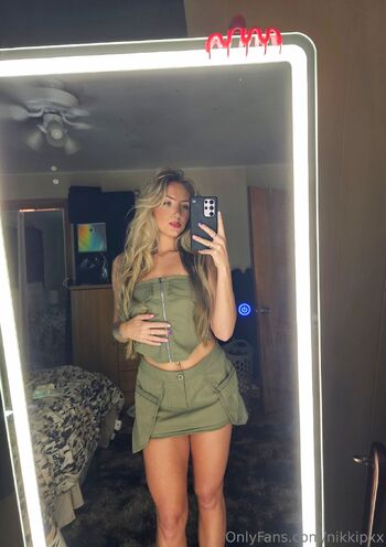 Nikki / nikkipxx nude photo #24