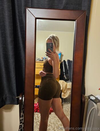 Nikki / nikkipxx nude photo #33