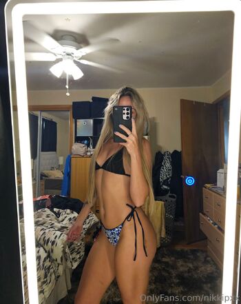 Nikki / nikkipxx nude photo #37