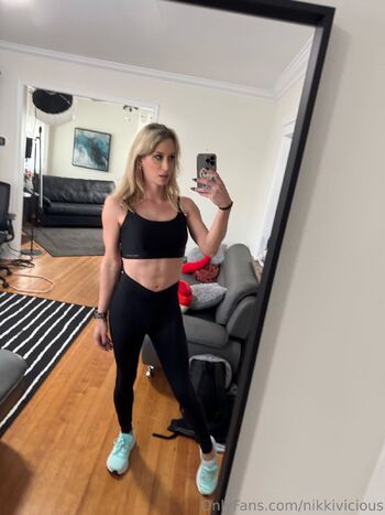 Nikki Vicious / nikkivicious / tsnikkivicious / nikkiviciousxxx nude photo #29