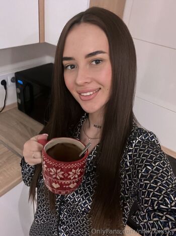 Nikki Sky / nikkixxxsky nude photo #4