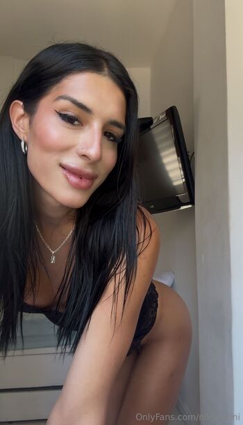 Niky / nikycerini nude photo #8