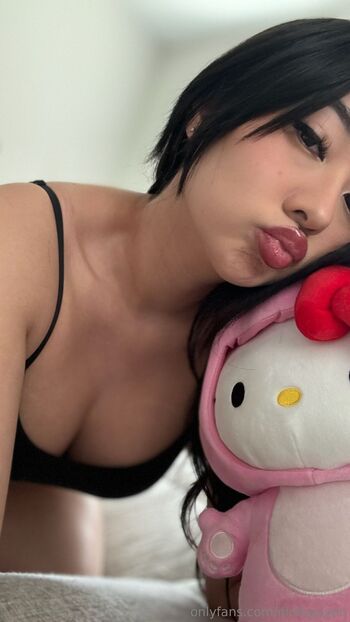 Kimm / nimkguyen nude photo #16