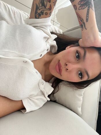 Nina / ninaneedsin nude photo #27