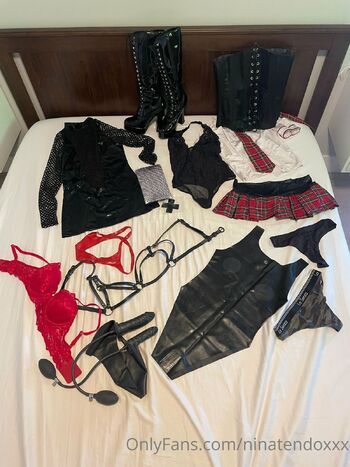 Nina Tend / ninatendoxxx / ninaxtendo nude photo #29