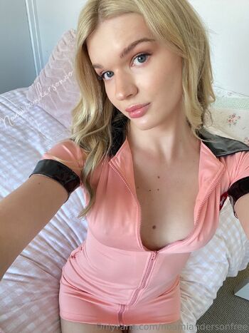 Naomi Anderso / noamiandersonfree nude photo #6