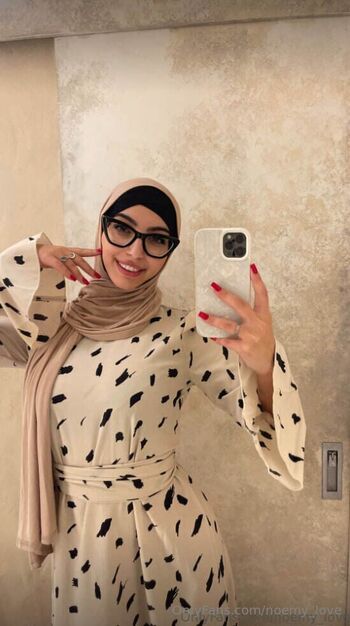 Noemy / noemy_love nude photo #4