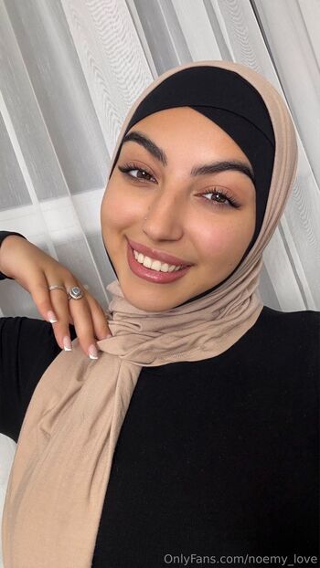 Noemy / noemy_love nude photo #18