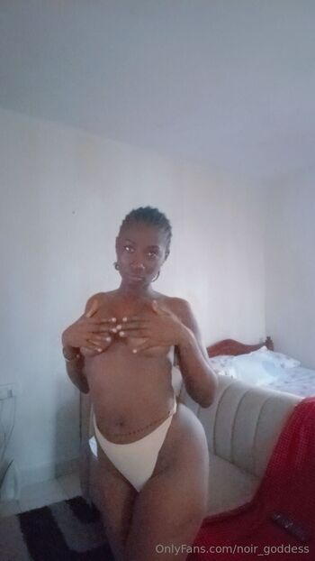 Noi / noir_goddess / noir_goddess4 nude photo #1