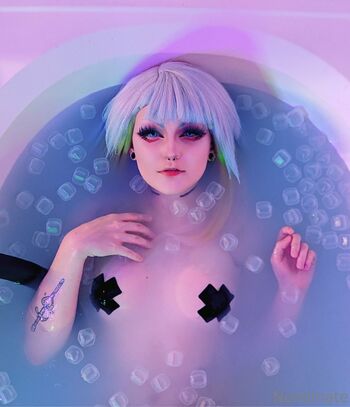 M Blackbur / nonbinate nude photo #9