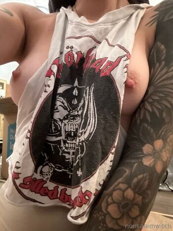salem / nonsalemwitch nude photo #2
