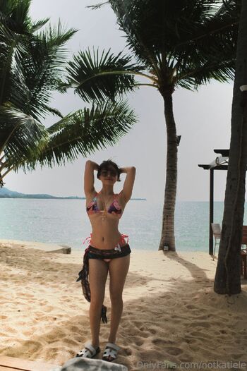 Kati / notkatiele nude photo #24