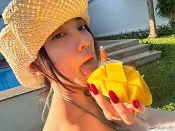 Kati / notkatiele nude photo #28