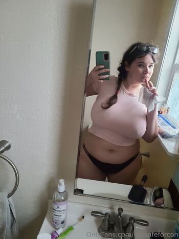 Notsafeforco / notsafeforcon nude photo #27