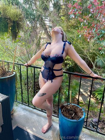 u13712081 / nutonmybangs nude photo #24