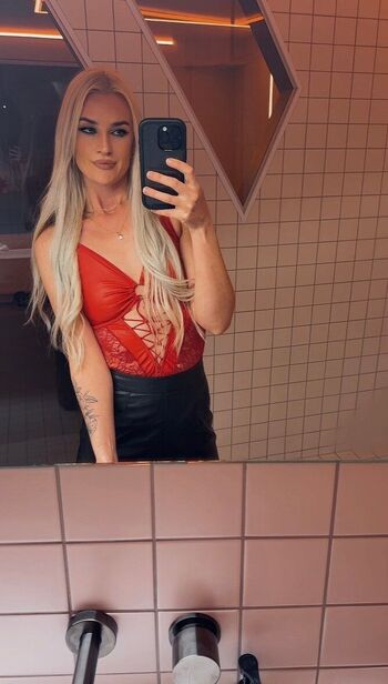 Luna / of.sexybvnny nude photo #11