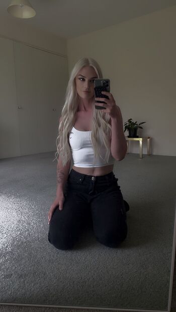 Luna / of.sexybvnny nude photo #21