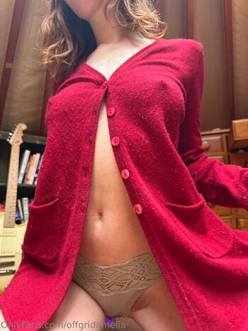 Ameli / offgridamelia nude photo #37