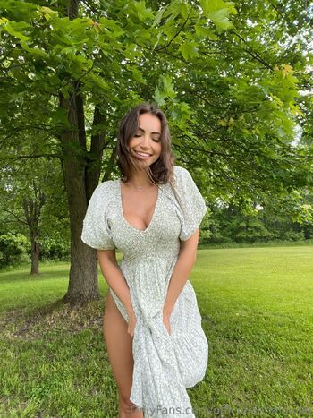 Anna / officialannalouise nude photo #2