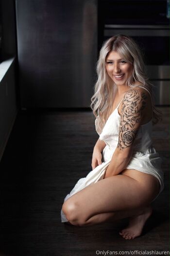 Morgan Pau / officialashlauren nude photo #1