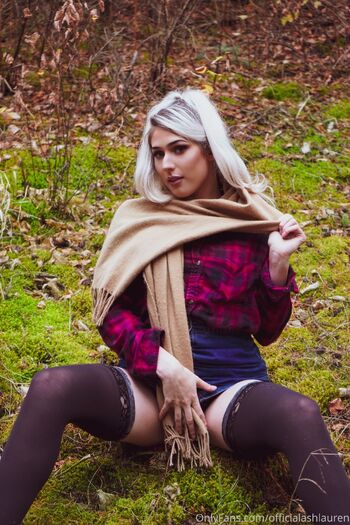 Morgan Pau / officialashlauren nude photo #9