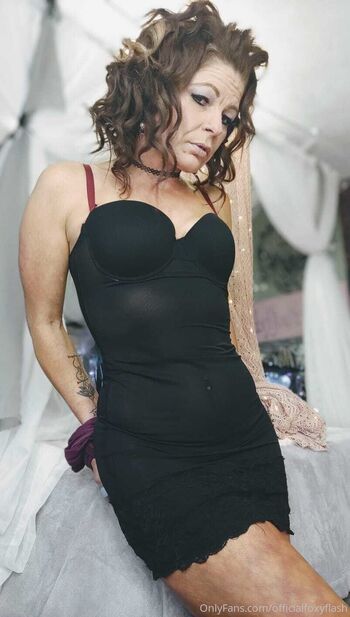 OfficialFoxyFlas / officialfoxyflash nude photo #4