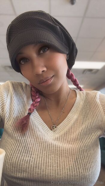 Lily Tha / officiallilythai nude photo #4