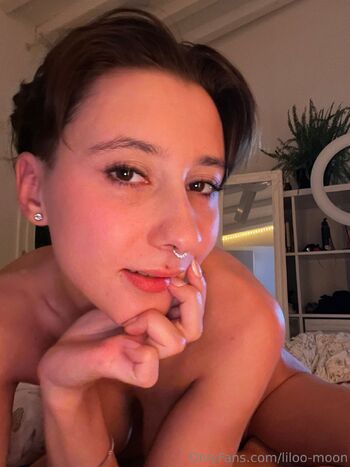 Lila / ogltrop nude photo #38