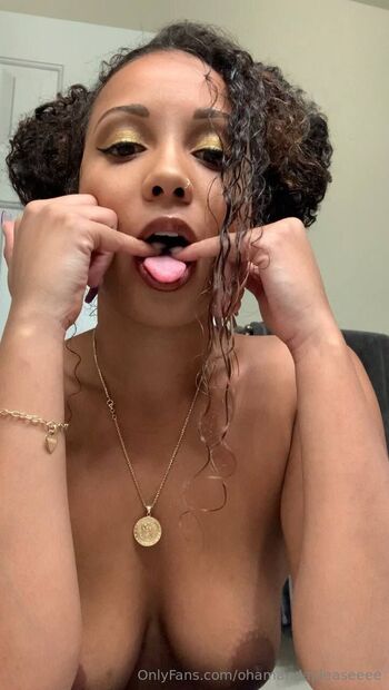 AC / ohamandapleaseeee nude photo #5