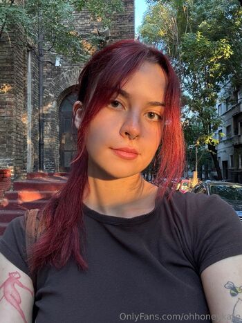 Kat / ohhoneykate nude photo #5