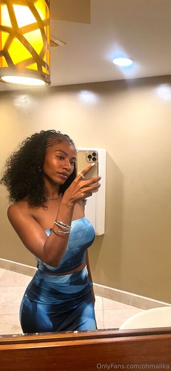 Malik / ohmalika nude photo #2