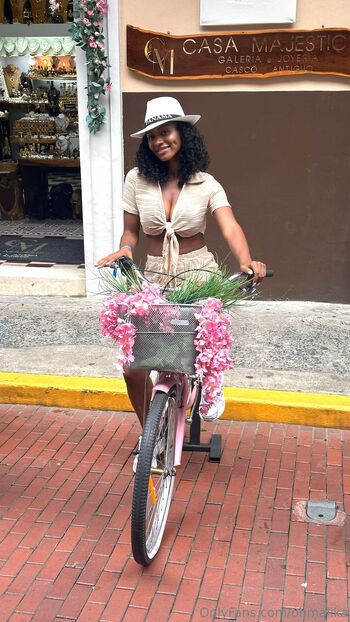 Malik / ohmalika nude photo #3