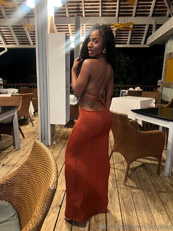 Malik / ohmalika nude photo #25