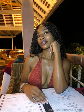 Malik / ohmalika nude photo #31