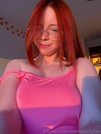 Free peaches / olashpeachyfree nude photo #14
