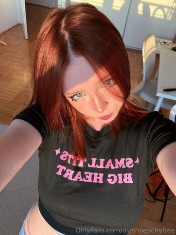 Free peaches / olashpeachyfree nude photo #17