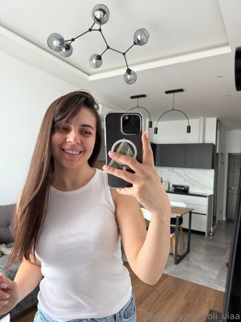 Olivia / oli_viaa nude photo #4