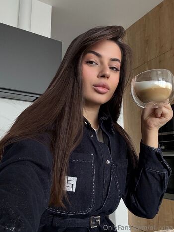 Olivia / oli_viaa nude photo #11