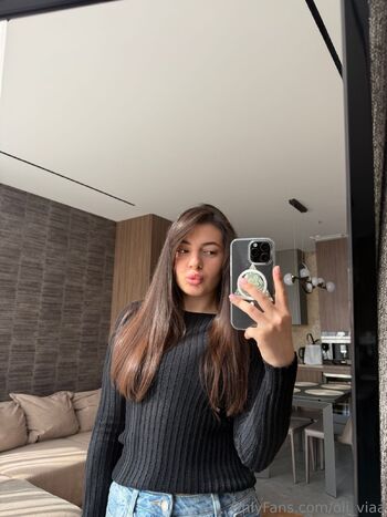 Olivia / oli_viaa nude photo #13