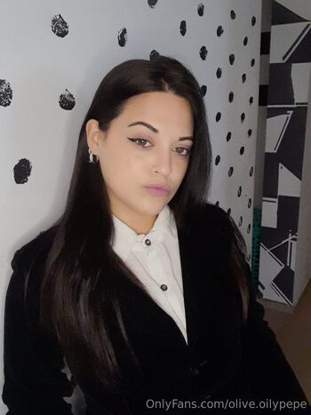 Oliv / olive.oilypepe nude photo #7