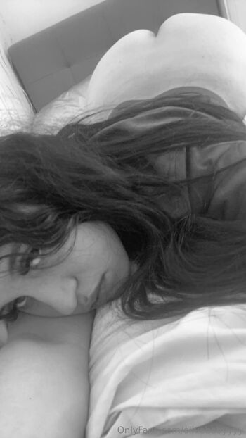 babyyy / olivebabyyyy nude photo #13