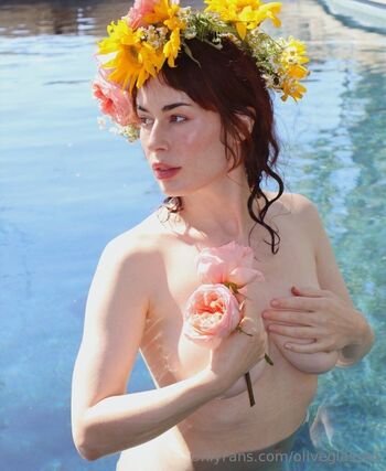 Olive Glass / oliveglassxo nude photo #4