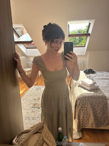 Olive Glass / oliveglassxo nude photo #5