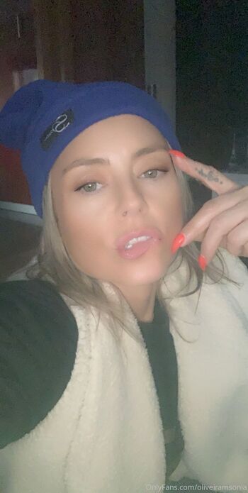 Sonia / oliveiramsonia nude photo #9