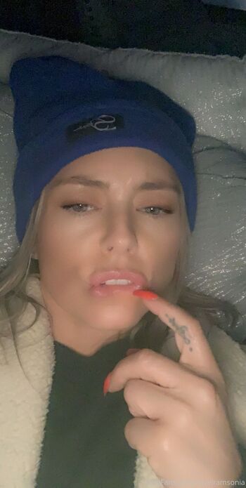 Sonia / oliveiramsonia nude photo #10